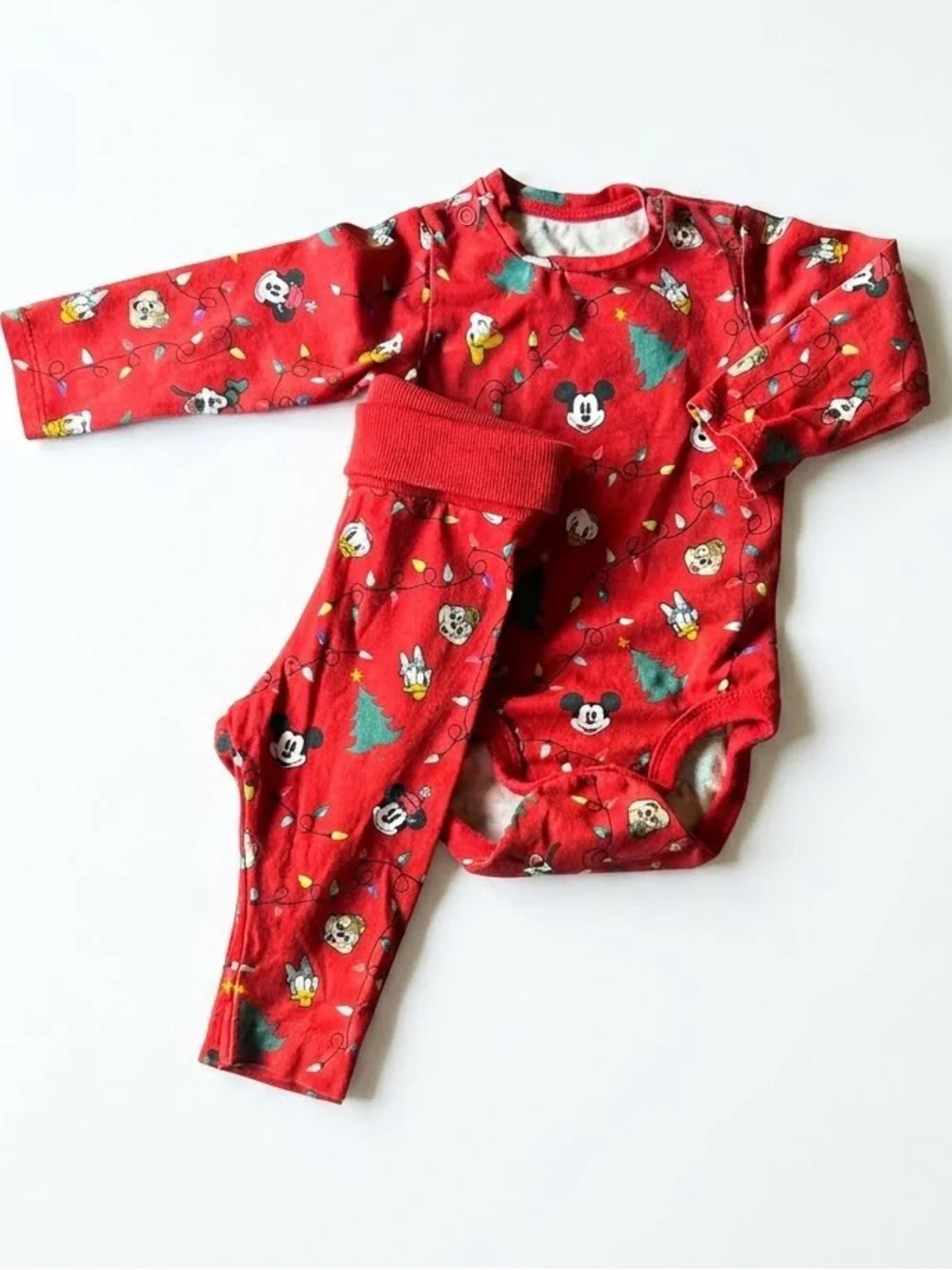 H&M Disney Mickey & Friends Christmas Pajama Set 4-6M Red Holiday
